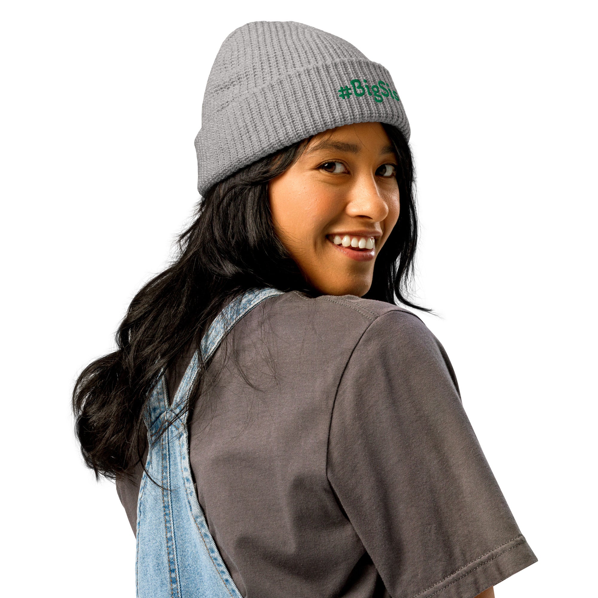 BigSis beanie – The Sisters Chat Merch